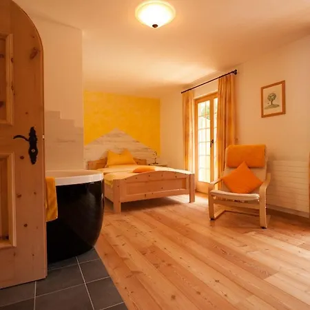 Bed and Breakfast Chasa Al Battaporta *